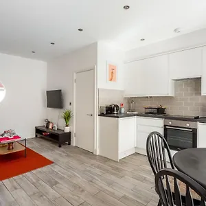 East Street Apartments, The Lanes Apartment