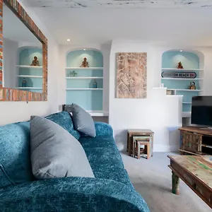 3-bedroom In The Heart Of Brighton's Lanes Apartment